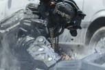 Blomkamp na filmsko platno donosi novu društvenu polemiku - Chappie