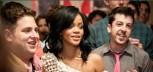 Ovo je kraj: Rihanna dobila po stražnjici!