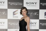 Milla Jovovich zasjala na crvenom tepihu usred Tokija!