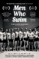 Muškarci koji plivaju