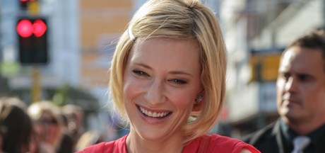 Cate Blanchett u ulozi zločeste maćehe u filmu "Pepeljuga" Cate Blanchett u ulozi zločeste maćehe u filmu "Pepeljuga"